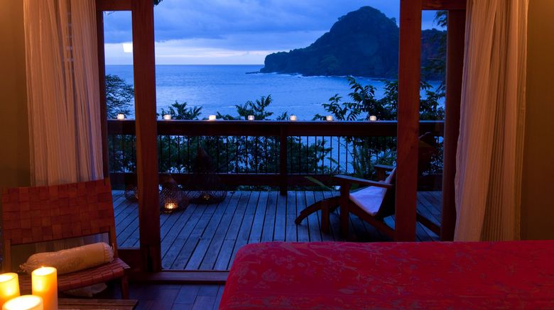 <b>Aqua Oceanfront Resort Room</b> <b>Aqua Oceanfront Resort Room</b>