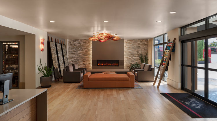Inn at the 5th Lobby
