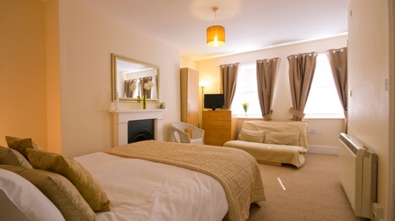 <b>The Guesthouse East Suite</b>