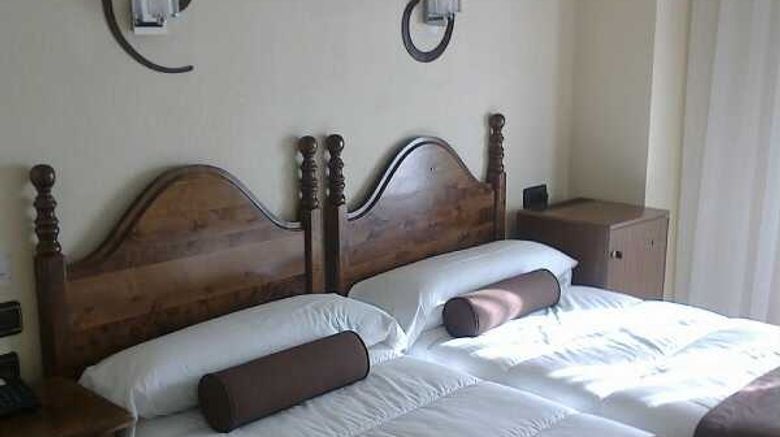 <b>Hotel Emperatriz II Room</b>