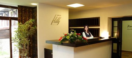 Hotel Hills Lobby