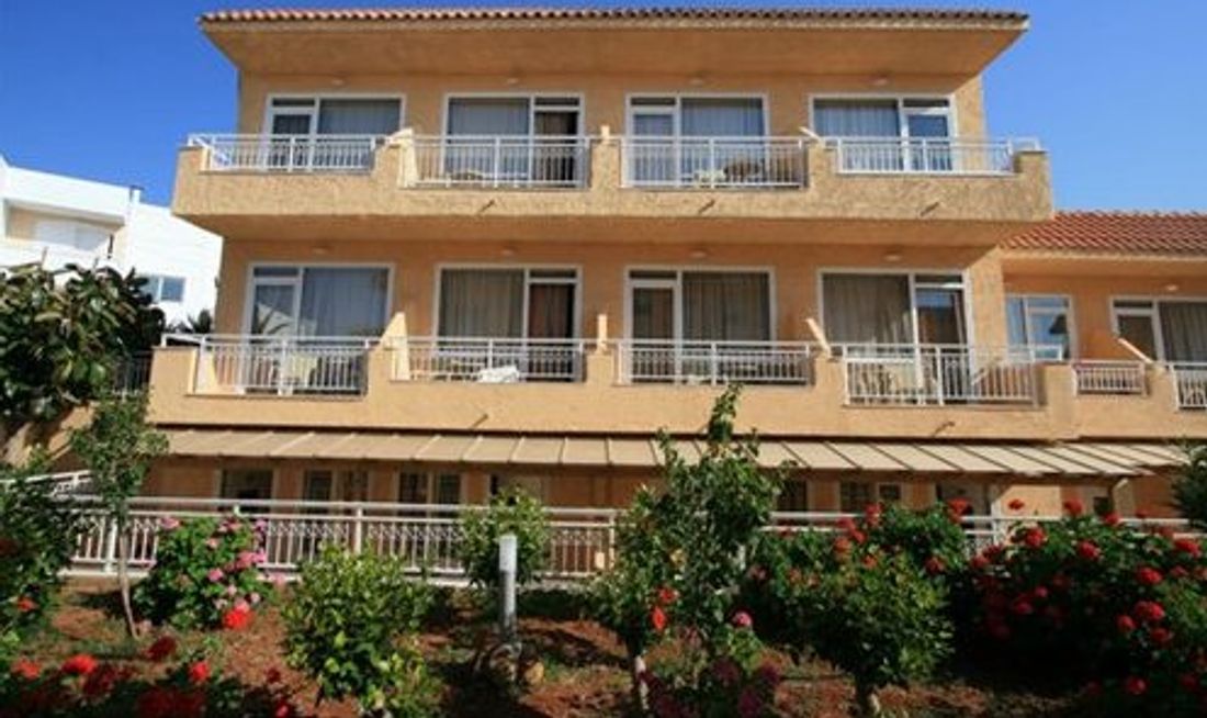 Lavris Paradise Hotel & Bungalows Exterior
