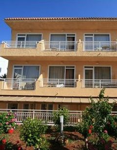 Lavris Paradise Hotel & Bungalows