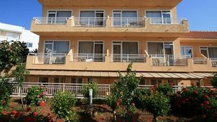 Lavris Paradise Hotel & Bungalows