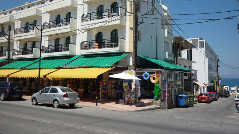 Pela Maria Hotel Exterior