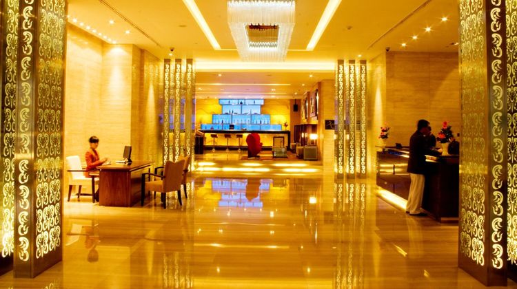 Cambridge Hotel Medan Lobby
