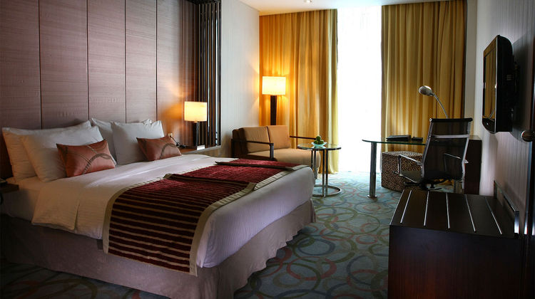 Cambridge Hotel Medan Room
