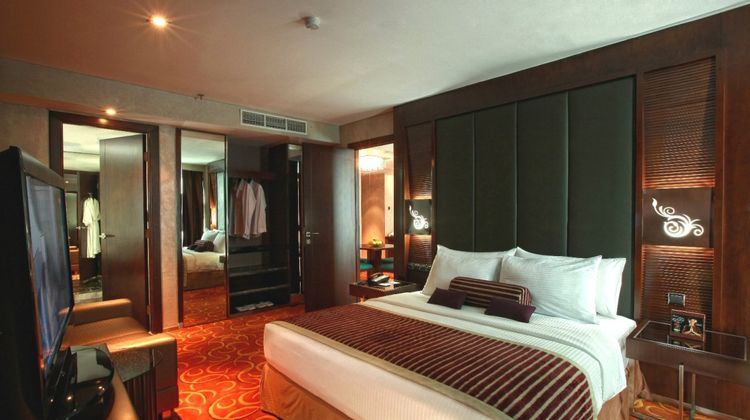 Cambridge Hotel Medan Suite