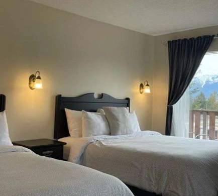 Piccadilly Motel Room
