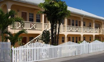 Connie's Comfort Suites