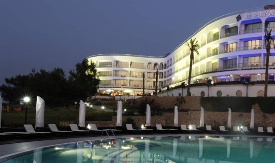 Malpas Hotel & Casino Kyrenia Exterior