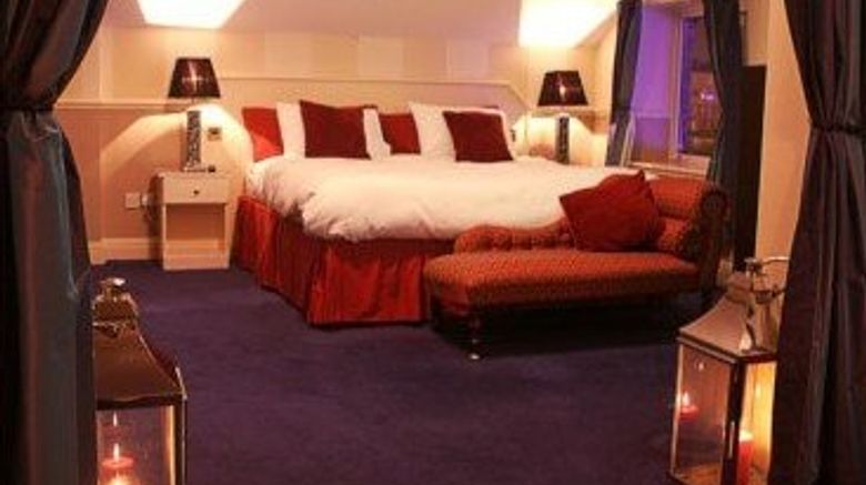 <b>The Old Quarter Townhouse Suite</b>