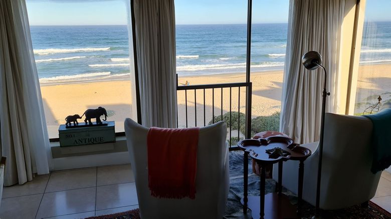 <b>On the Beach Guesthouse Suite</b> <b>On the Beach Guesthouse Suite</b>