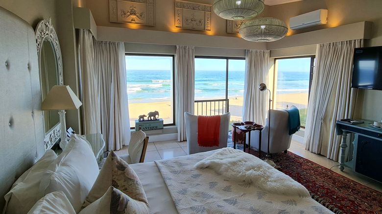 <b>On the Beach Guesthouse Suite</b> <b>On the Beach Guesthouse Suite</b>