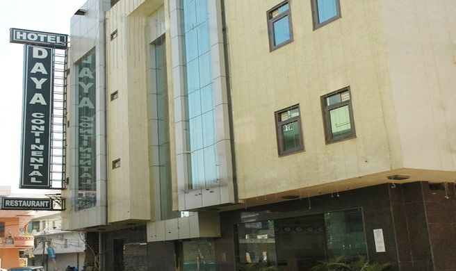 Hotel Daya Continental Exterior