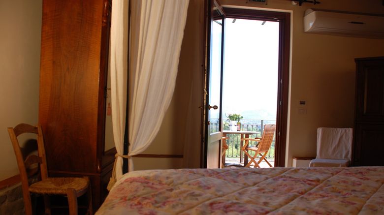 <b>La Piana Hotel Room</b>