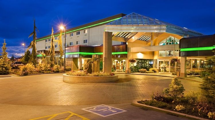 Medallion Inn and Suites Exterior