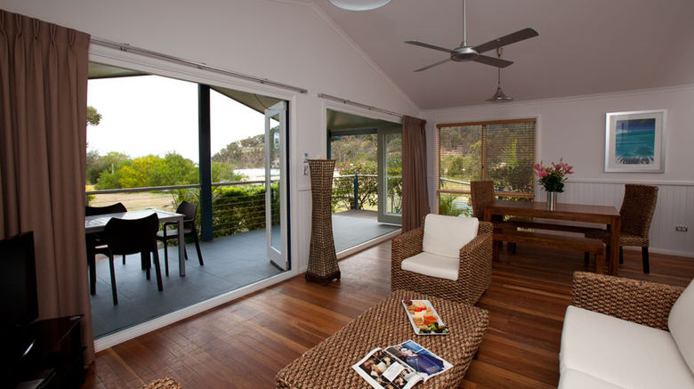 <b>Ocean Beach Resort and Holiday Park Room</b> <b>Ocean Beach Resort and Holiday Park Room</b>