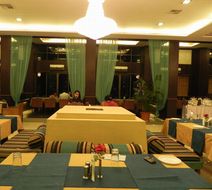 Hotel Reeva Suites Restaurant