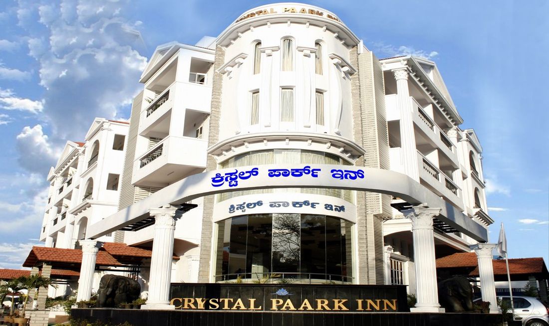 Hotel Crystal Paark Inn Exterior