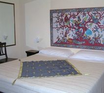 B&B Art Lincoln Room