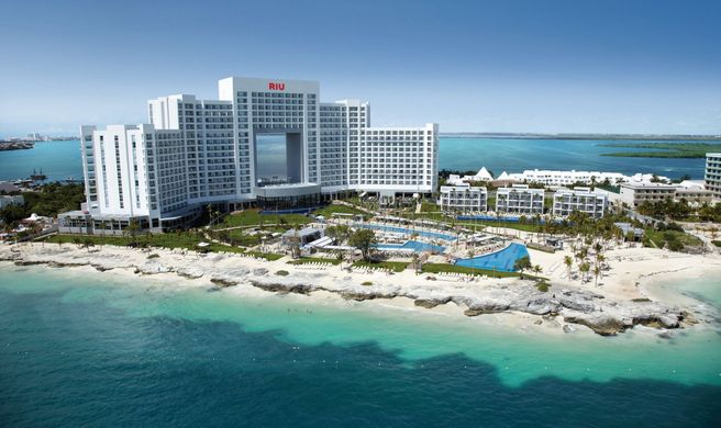 Riu Palace Peninsula Exterior