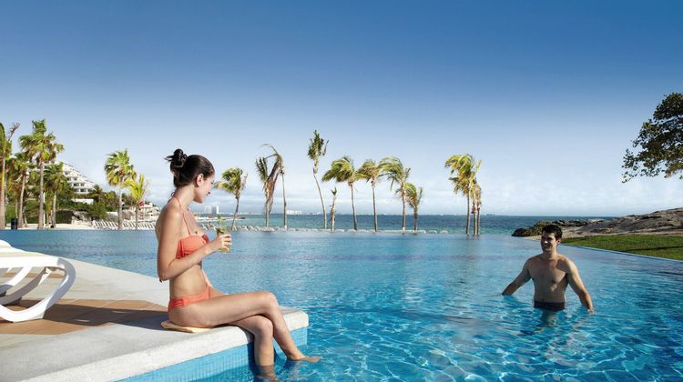 Riu Palace Peninsula Pool