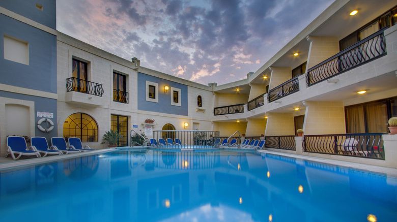 <b>Pergola Hotel & Spa Pool</b> <b>Pergola Hotel & Spa Pool</b>