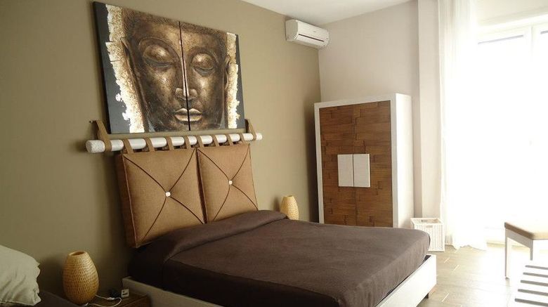 <b>Mini Hotel Room</b>