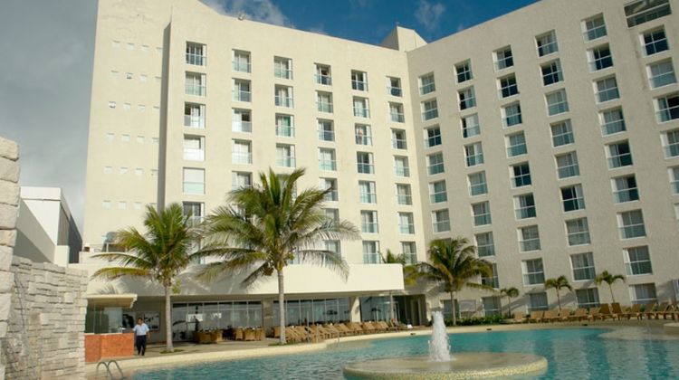 Sunset Royal Beach Resort Exterior
