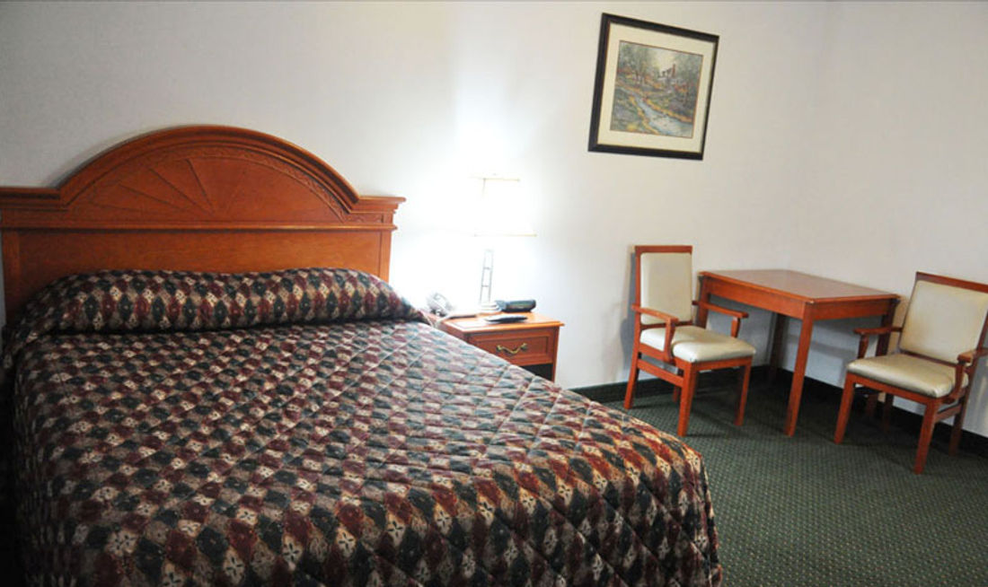 Angus Inn Room