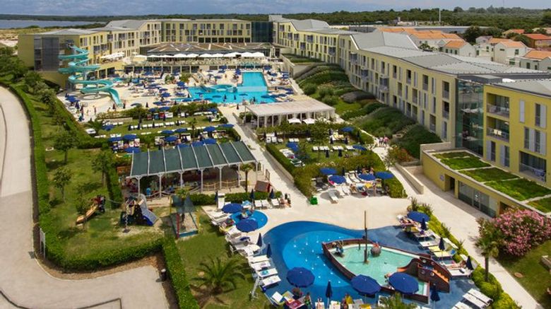 Falkensteiner Family Hotel Diadora Exterior