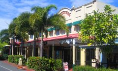 Macrossan House Boutique Holidays Apts