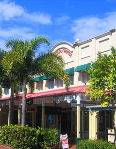 Macrossan House Boutique Holidays Apts
