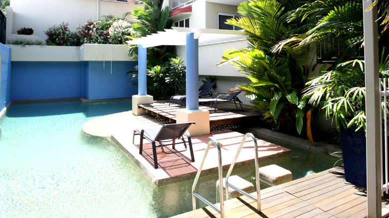 <b>Macrossan House Boutique Holidays Apts Pool</b>