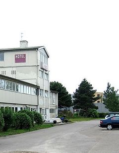 Hotel Drop-In