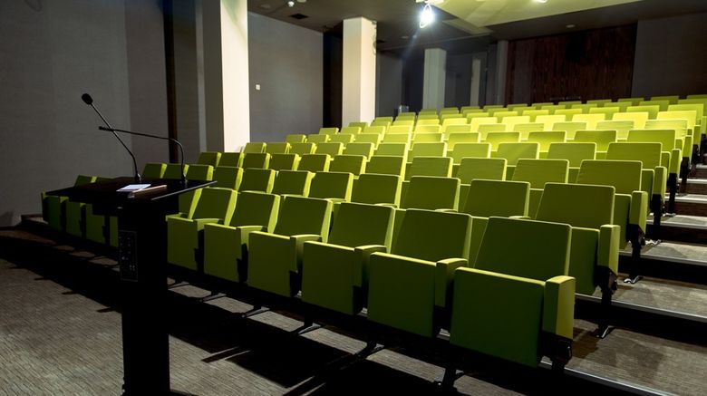 <b>Ramada Hotel & Suites Baku Meeting</b> <b>Ramada Hotel & Suites Baku Meeting</b>