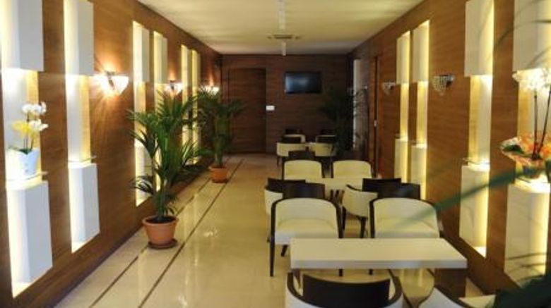 <b>La Casarana Resort Spa-Lido Marini Lobby</b> <b>La Casarana Resort Spa-Lido Marini Lobby</b>