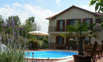 Hullam Villa-Balatonmariafurdo