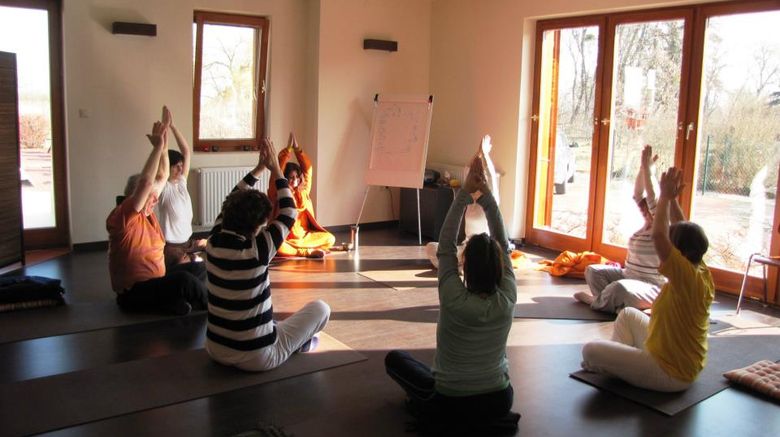 <b>Hullam Villa-Balatonmariafurdo Health</b> <b>Hullam Villa-Balatonmariafurdo Health</b>