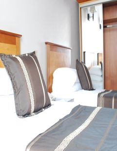 Fitzsimons Hotel
