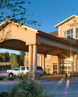 Clubhouse Hotel & Suites