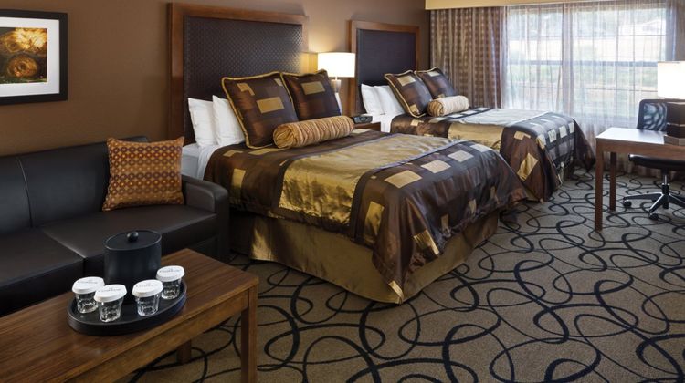 Clubhouse Hotel & Suites Room