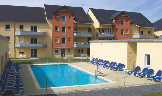 Adonis Grandcamp Exterior