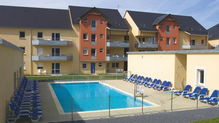 Adonis Grandcamp Exterior