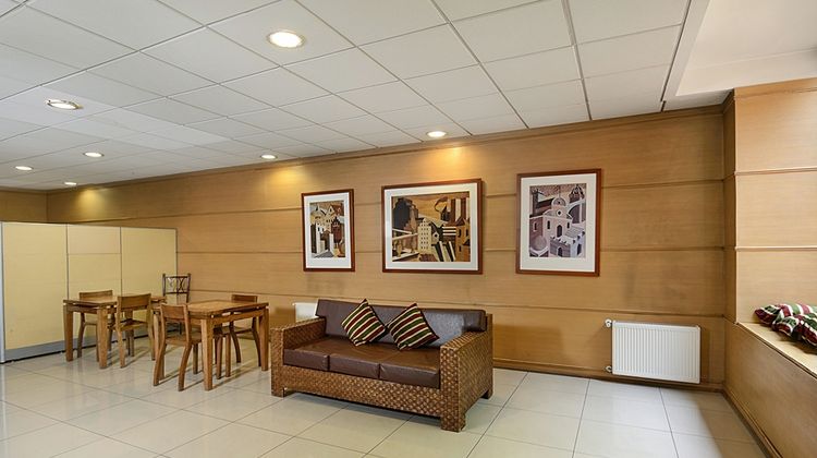 Seven Apartments Lobby