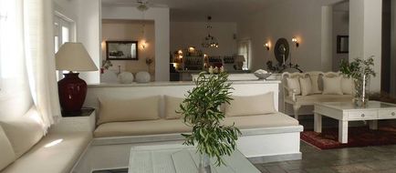 Hotel Manos Lobby