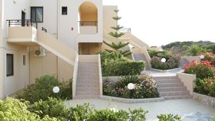 Nanakis Beach Apartments