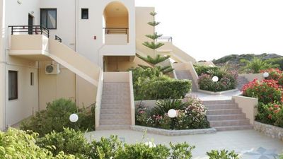 Nanakis Beach Apartments