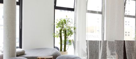 Almodovar Lobby